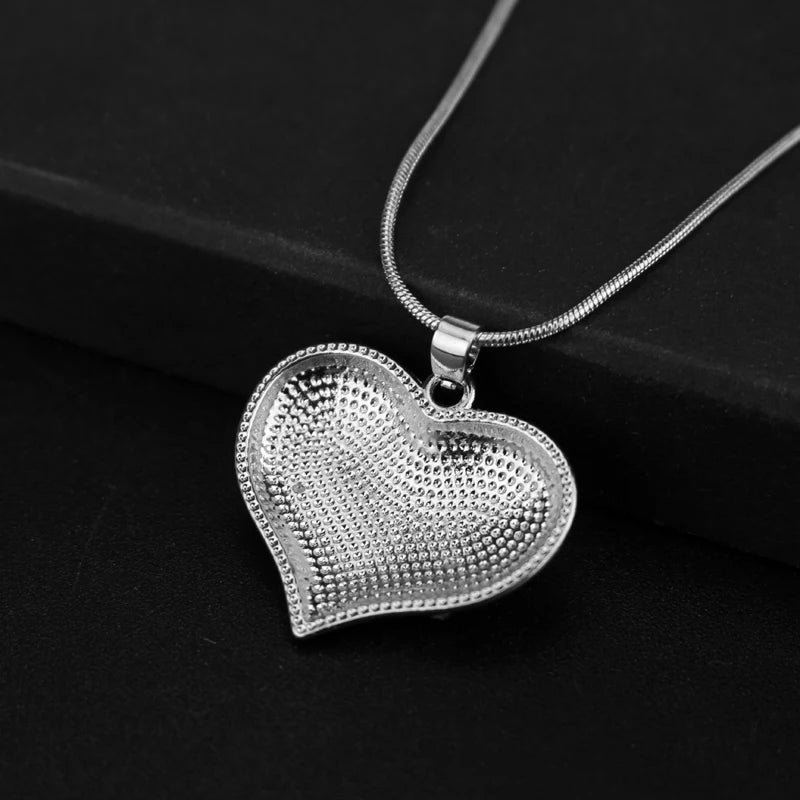 USA Flag Crystal Heart Pendant Necklace